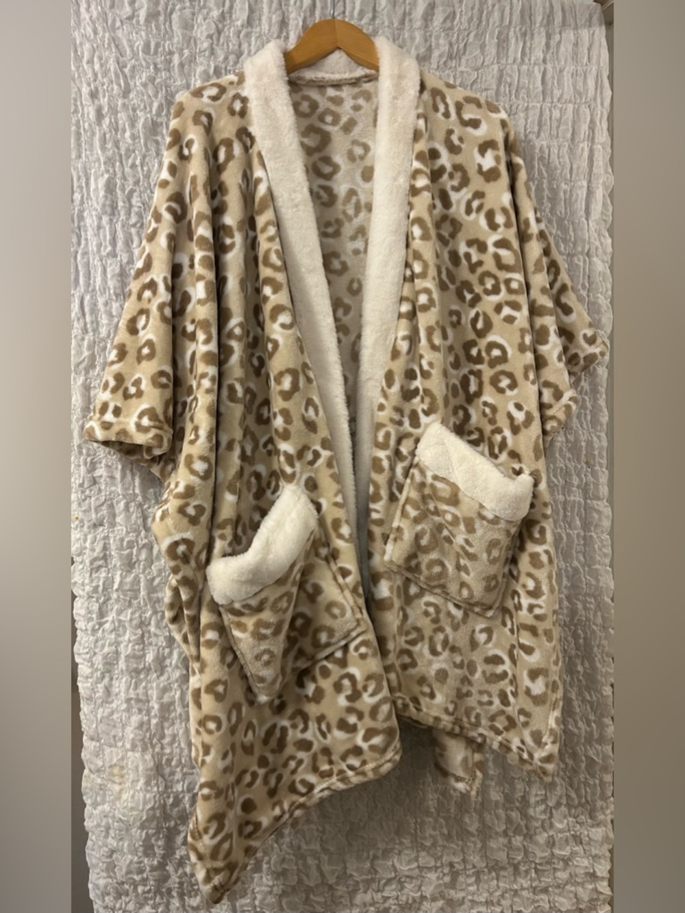 Animal Print Wrap, Pockets